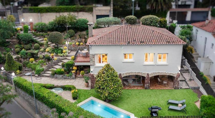 Sant Cugat del Valles House | 100 m² House ∙ 3 bedrooms ∙ 6 guests