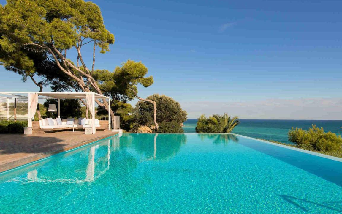 Vilanova I la Geltru Villa | 1000 m² Villa ∙ 6 bedrooms ∙ 12 guests