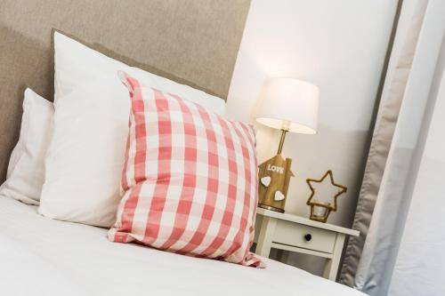 Cornella de Llobregat Apartment | 120 m² Apartment ∙ 3 bedrooms ∙ 6 guests