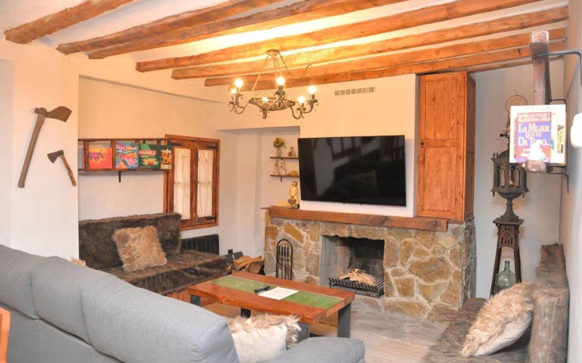 La Pobla de Lillet Apartment | 145 m² Apartment ∙ 6 bedrooms ∙ 18 guests