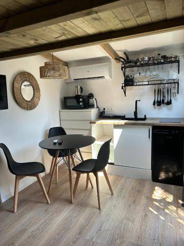 Sant Cugat del Valles House | 15 m² House ∙ 1 bedroom ∙ 3 guests