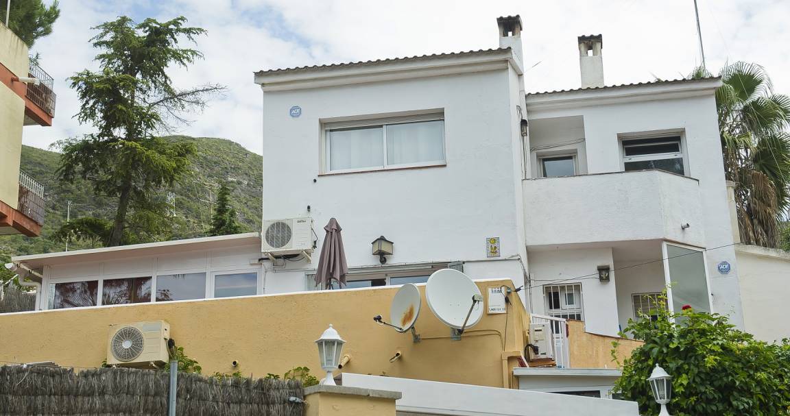 Castelldefels Villa | 150 m² Villa ∙ 7 bedrooms ∙ 14 guests