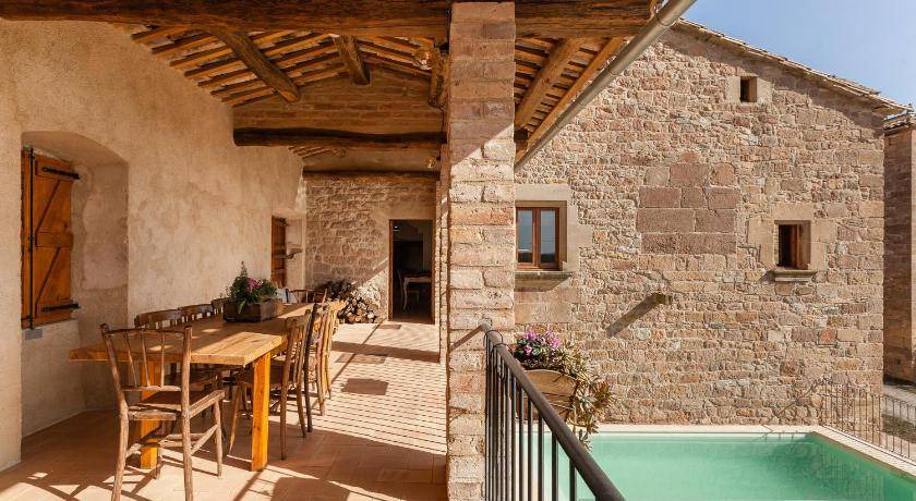 Sant Mateu de Bages House | 180 m² House ∙ 4 bedrooms ∙ 13 guests