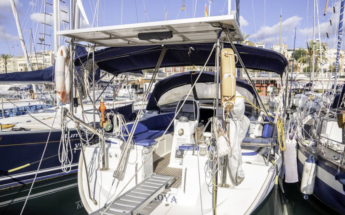 Masnou Boat Rental | 20 m² Houseboat ∙ 3 bedrooms ∙ 6 guests