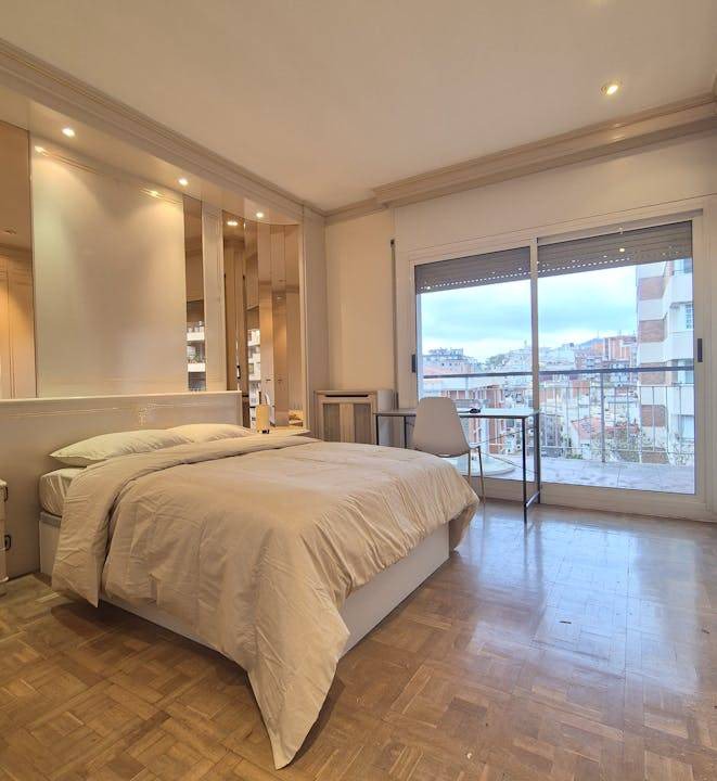 Sant Gervasi – la Bonanova Resort | 200 m² Private room ∙ 1 bedroom ∙ 1 guest
