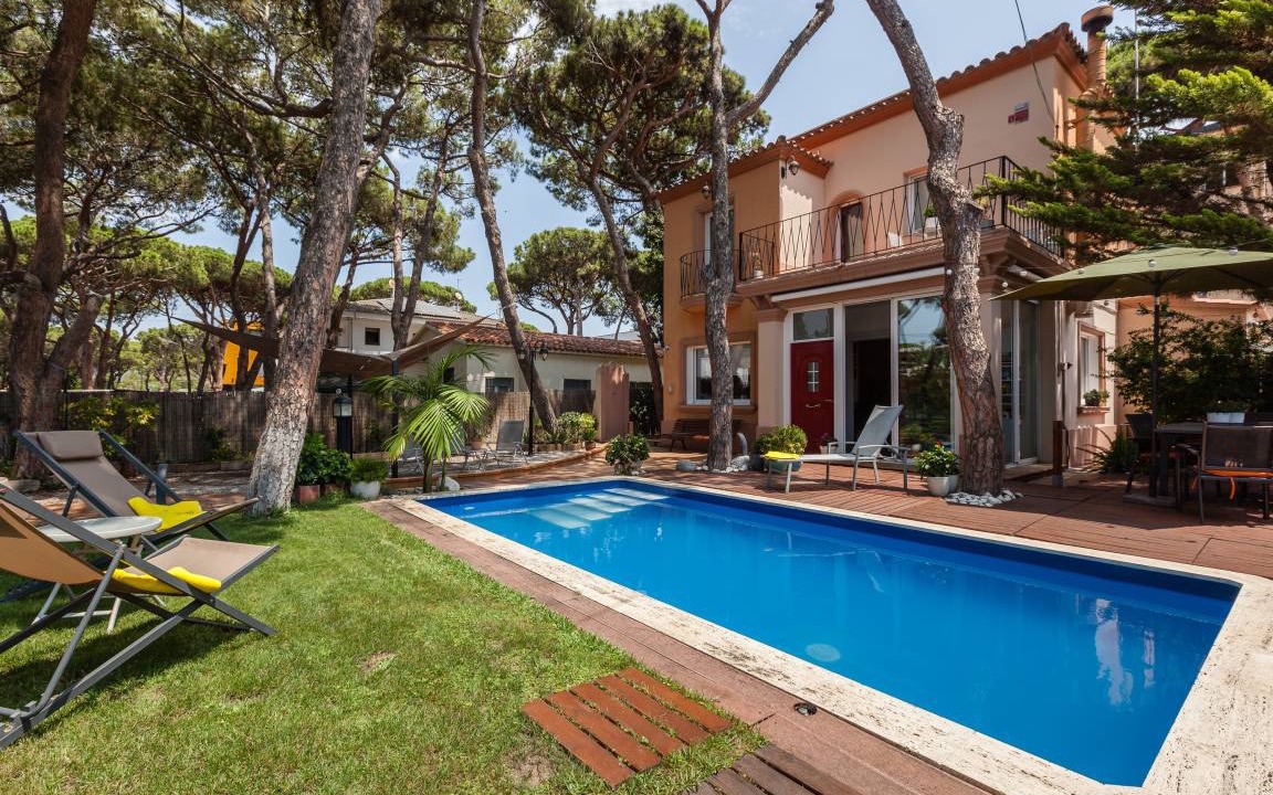 Castelldefels Villa | 200 m² Villa ∙ 3 bedrooms ∙ 6 guests