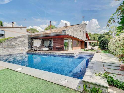 Sant Pere de Vilamajor Villa | 300 m² Villa ∙ 4 bedrooms ∙ 12 guests