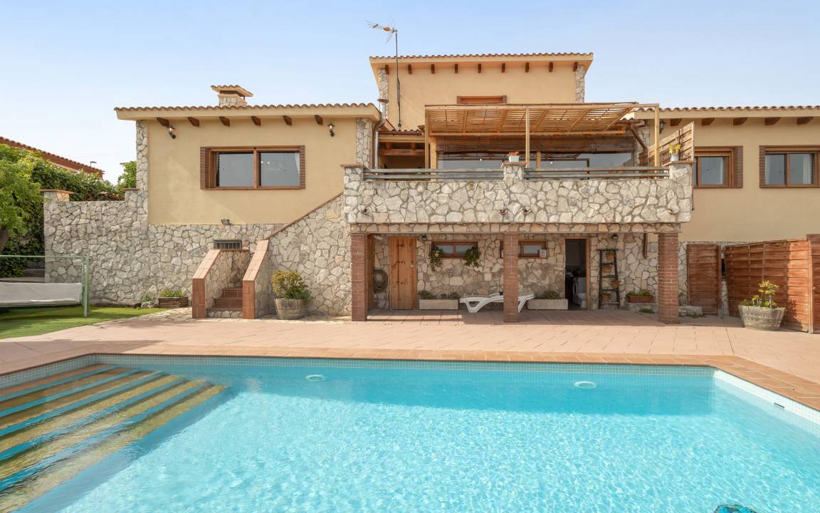 Subirats Villa | 300 m² Villa ∙ 4 bedrooms ∙ 8 guests