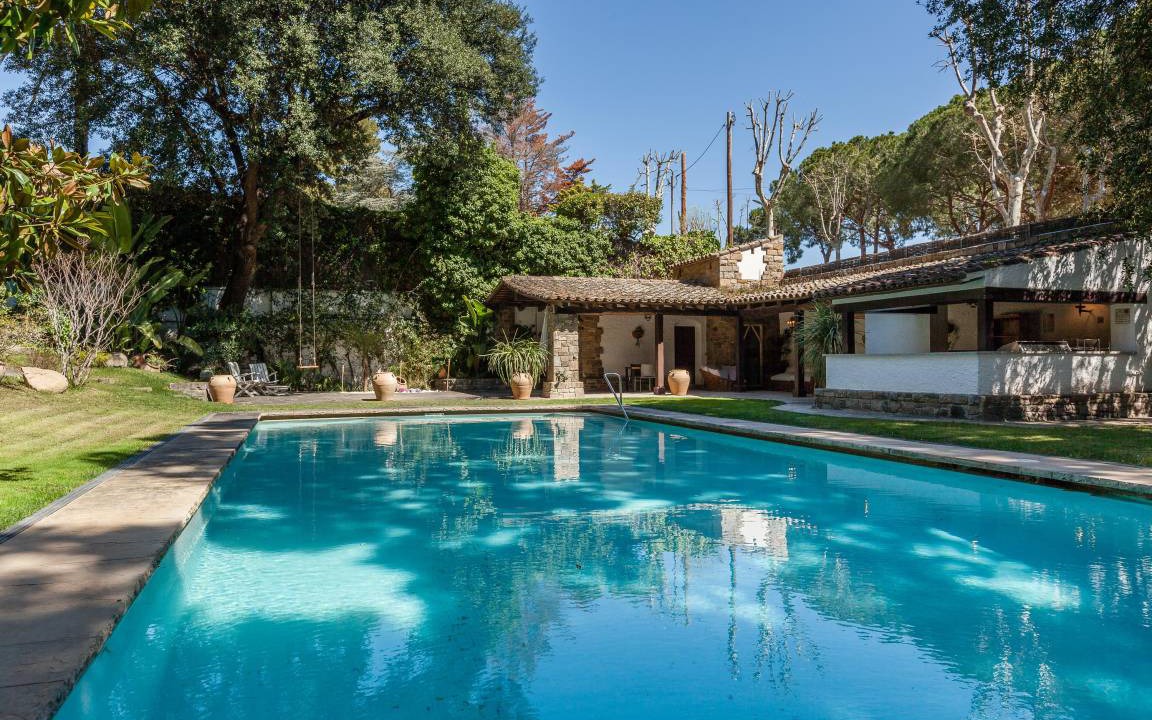 Premia de Dalt Villa | 350 m² Villa ∙ 5 bedrooms ∙ 10 guests