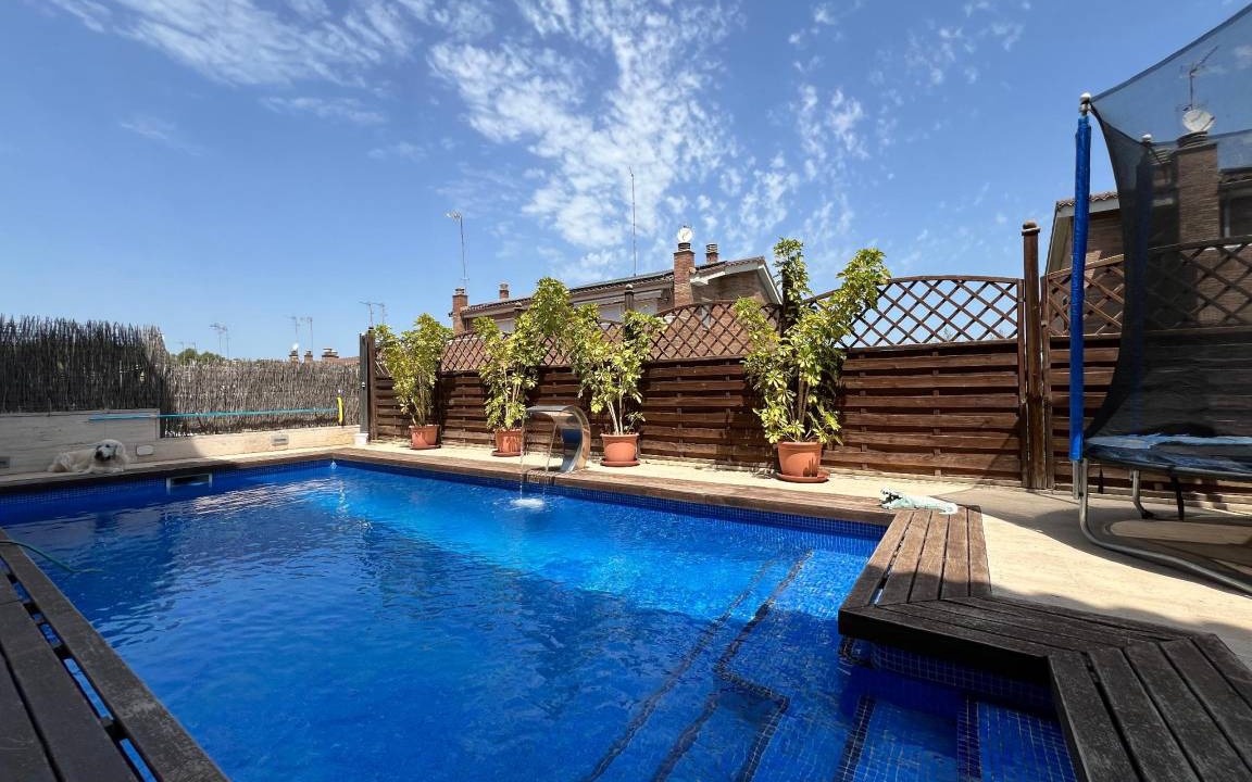 Sant Quirze del Valles Villa | 380 m² Villa ∙ 2 guests