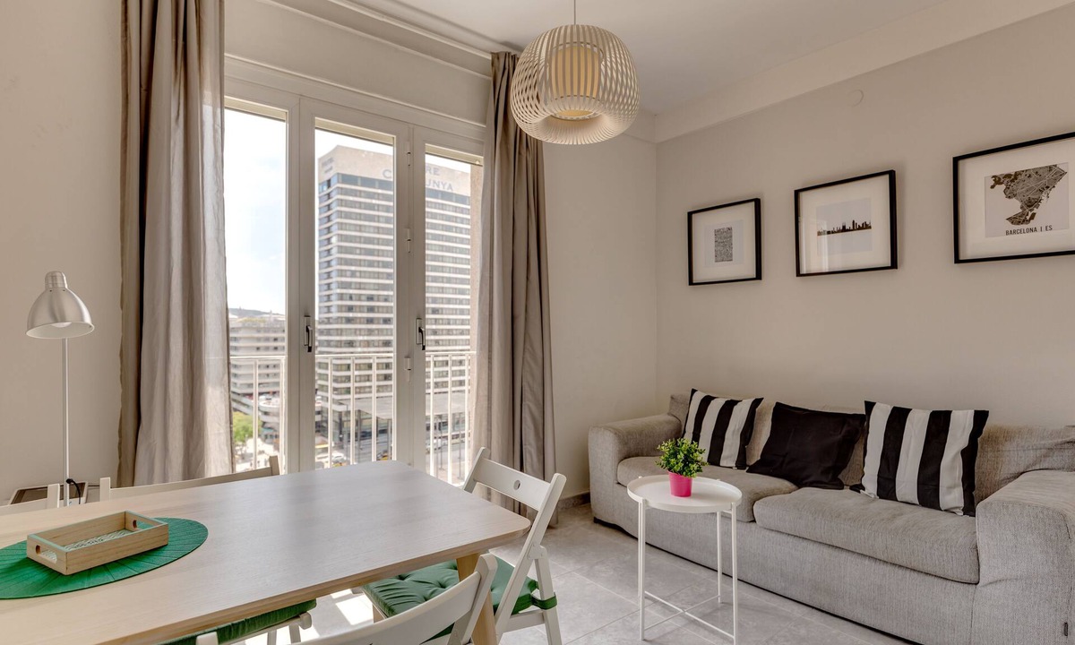 Sants Apartment | 4 Bedroom High-Rise Fira Montjuic Plaza Espanya Apartment. Amazing views!