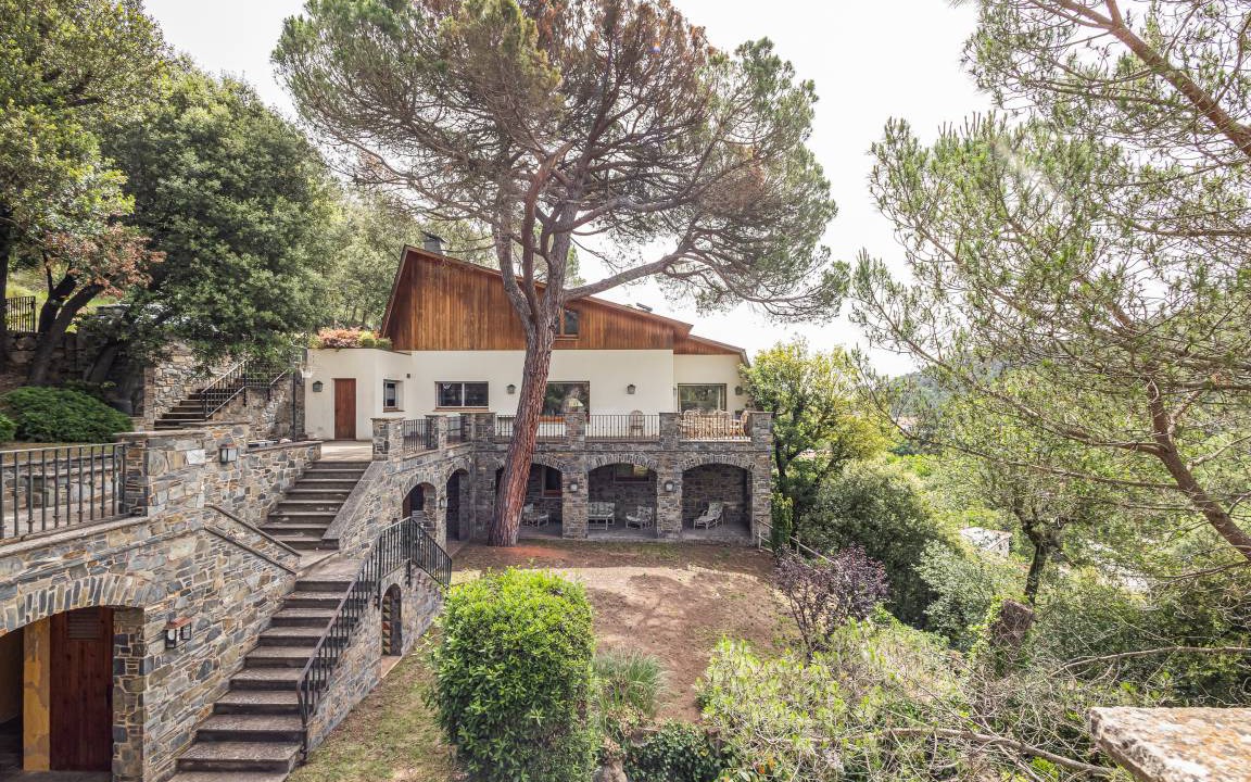 Sant Quirze Safaja House | 450 m² House ∙ 5 bedrooms ∙ 11 guests
