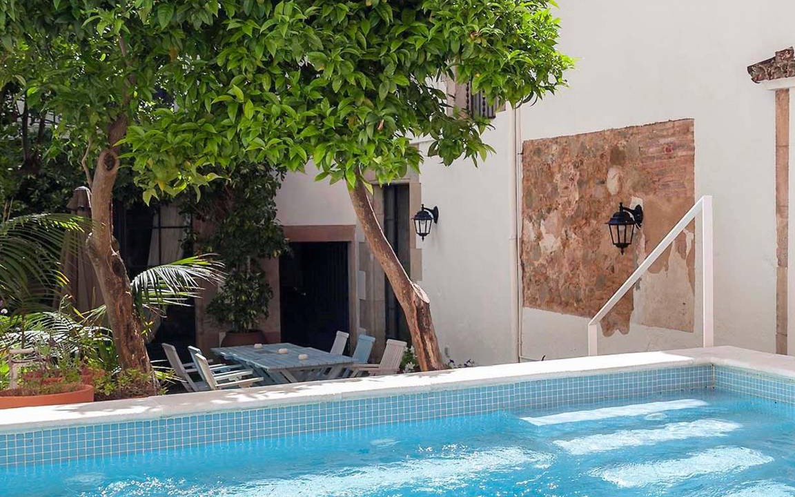 Caldes d'Estrac Villa | 450 m² Villa ∙ 5 bedrooms ∙ 10 guests