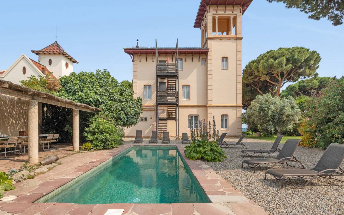 Sant Vicenc de Montalt House | 600 m² Finca ∙ 10 bedrooms ∙ 21 guests