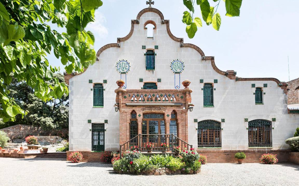 Castellar del Valles House | 650 m² House ∙ 6 bedrooms ∙ 16 guests