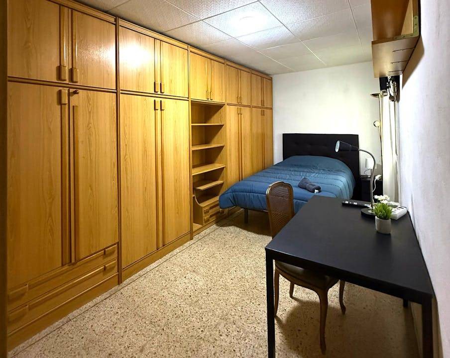 Cornella de Llobregat Resort | 82 m² Private room ∙ 1 bedroom ∙ 1 guest