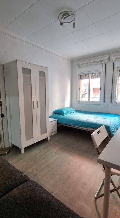 Nou Barris Resort | 85 m² Private room ∙ 1 bedroom ∙ 1 guest