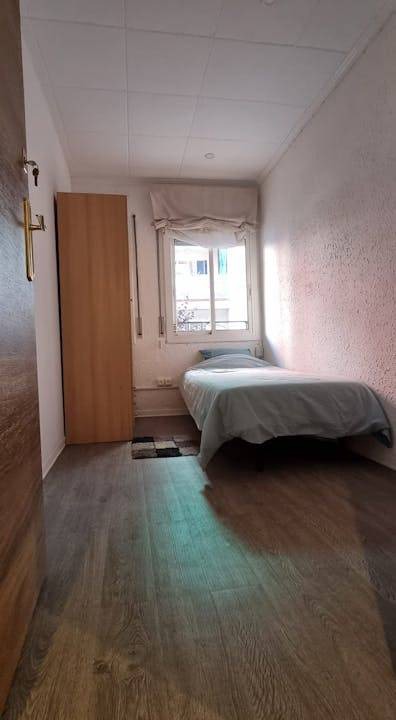 Nou Barris Resort | 85 m² Private room ∙ 1 bedroom ∙ 1 guest