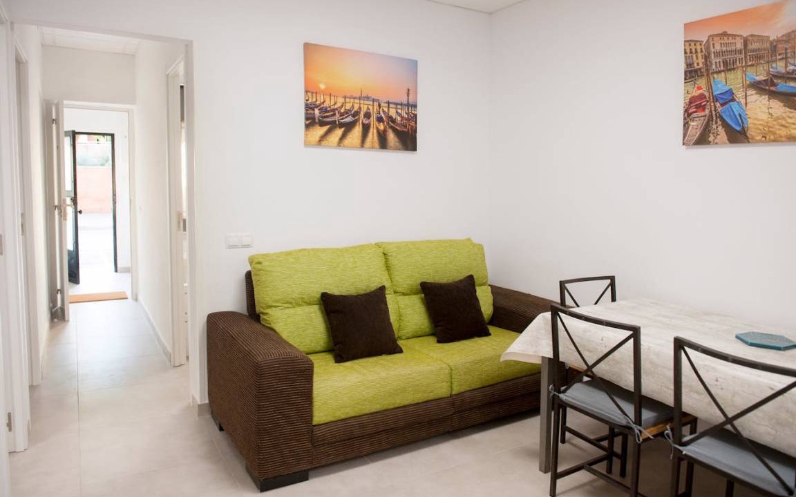 Cornella de Llobregat Apartment | 88 m² Apartment ∙ 3 bedrooms ∙ 7 guests