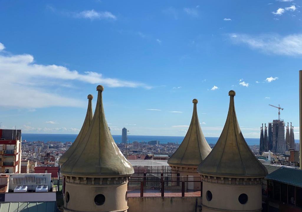 El Baix Guinardo Apartment | Amazing sea and Sagrada Familia views homey apartment