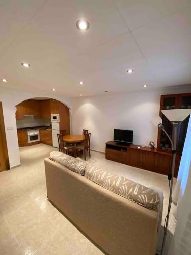 Mataro Apartment | Amplio apartamento con aire acondicionado a 15 min de la playa andando