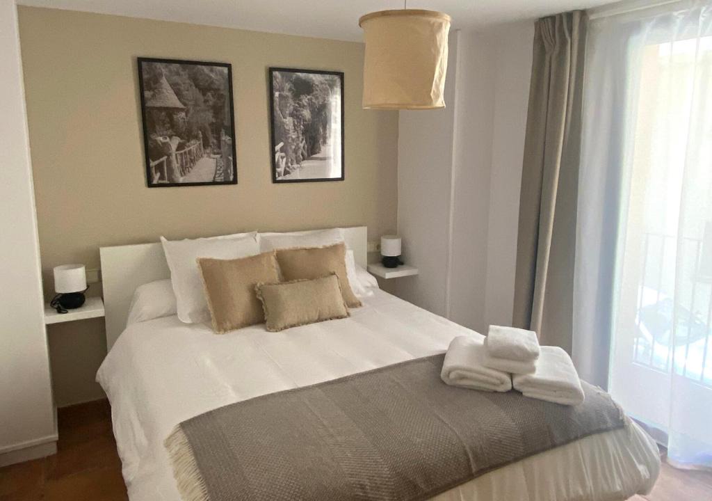 La Pobla de Lillet Apartment | Apartamento con encanto en el Pirineo