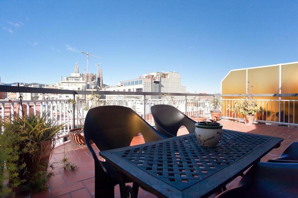 el Fort Pienc Apartment | ApartEasy - Atic Sagrada Familia