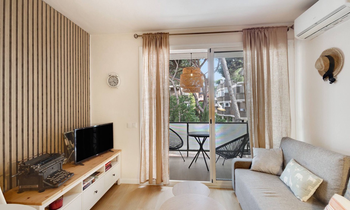 Gava Apartment | Apartment 'Bonito Apartamento En Gava Mar' with Private Terrace, Wi-Fi and Air Conditioning