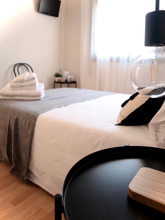 El Prat de Llobregat House | Barcelona PR Guesthouse