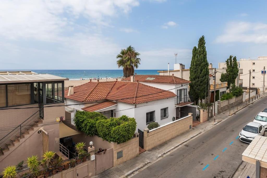 Castelldefels Villa | Beach Villa Cristina by HHBCN