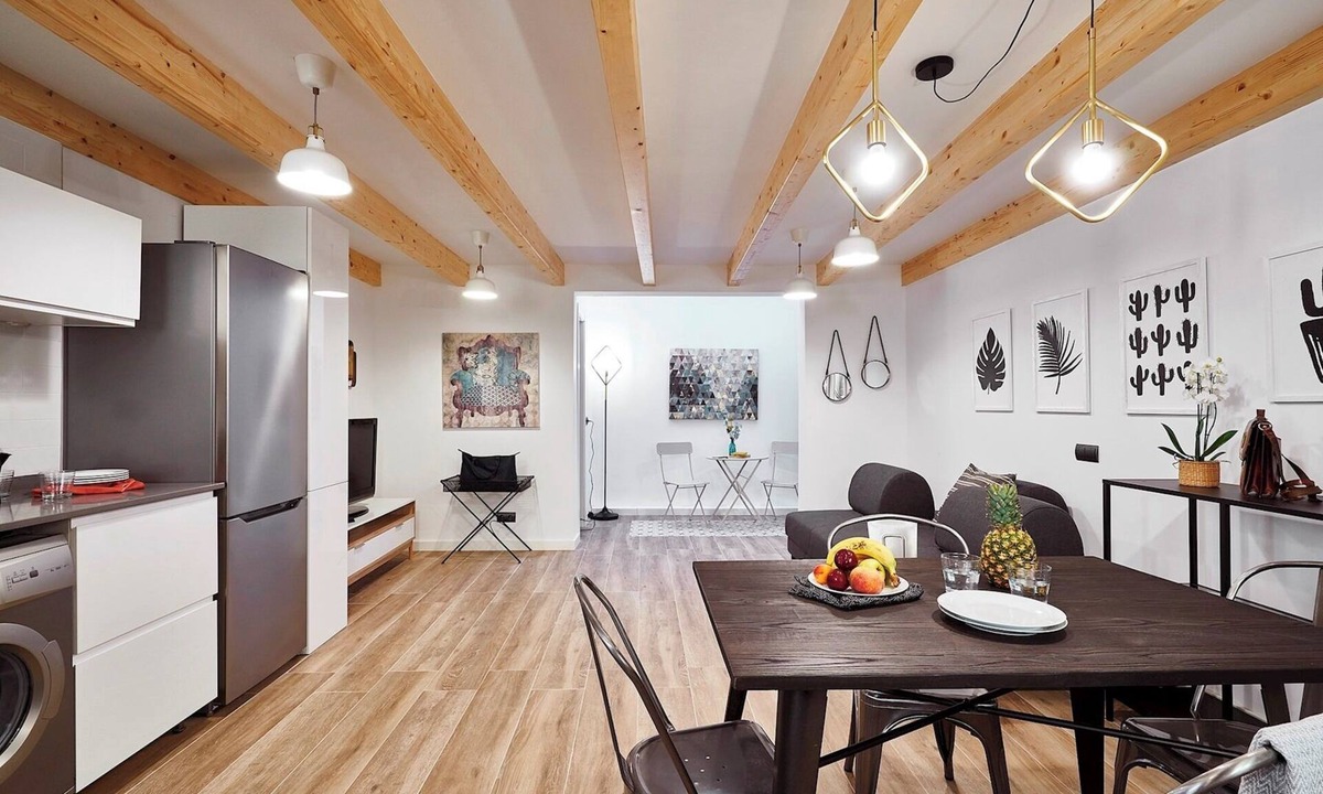 Les Corts Apartment | Bebarceloner Les Corts Spacious Duplex - 2 bedrooms