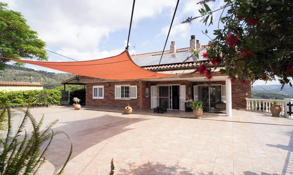 Argentona Villa | Bellavista:beautiful, spacious villa in Barcelona, perfect family vacation!