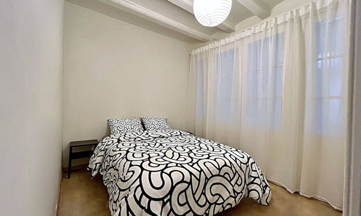 La Maternitat i Sant Ramon Apartment | Big groups of 6 person welcome in center of Barcelona