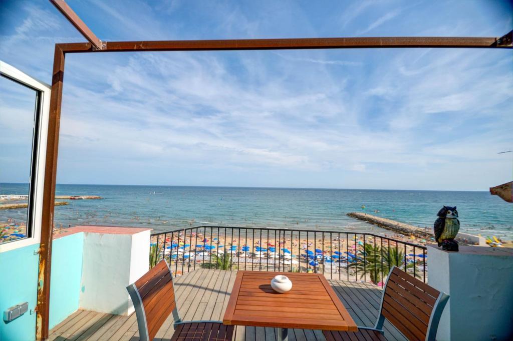 Sitges Town Center Apartment | Blue sea front by Hello Homes Sitges