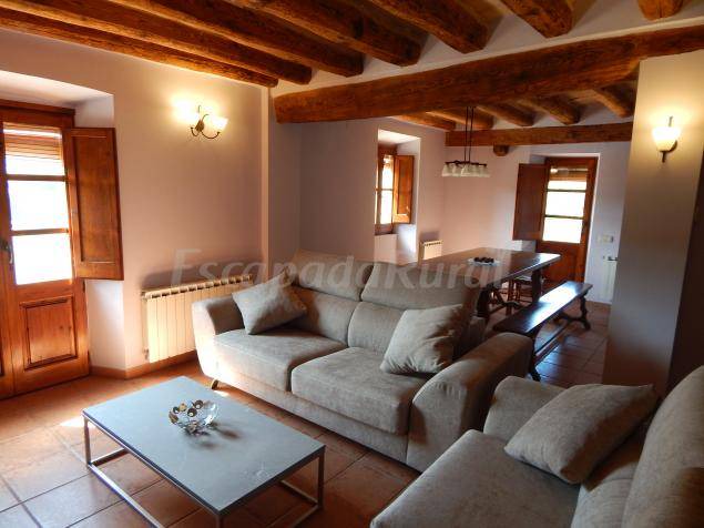 Balsareny Cottage | Cabin ∙ 8 bedrooms ∙ 18 guests