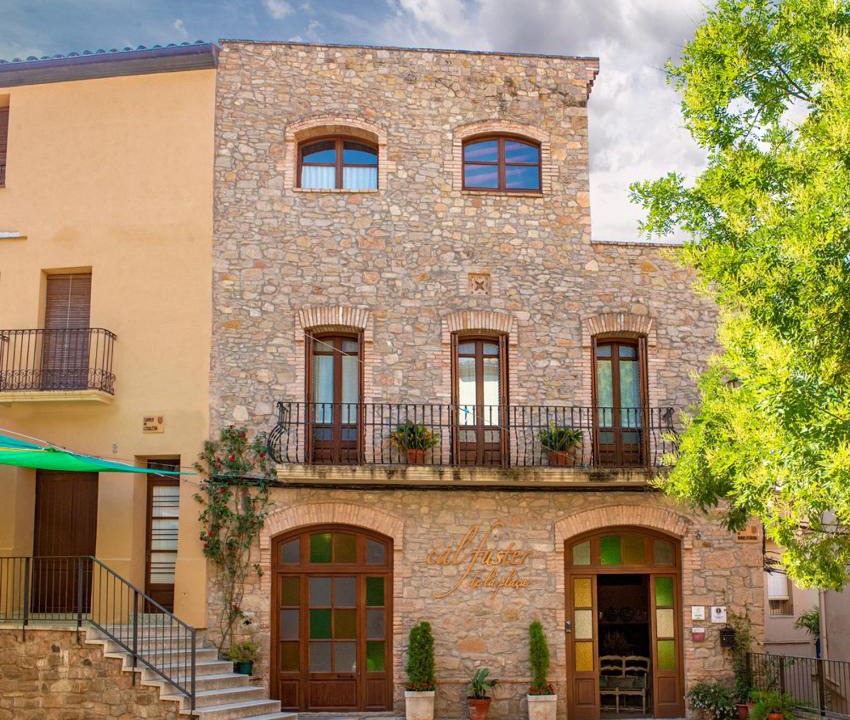 Sant Marti de Tous Bed & Breakfast | Cal Fuster De La Plaça