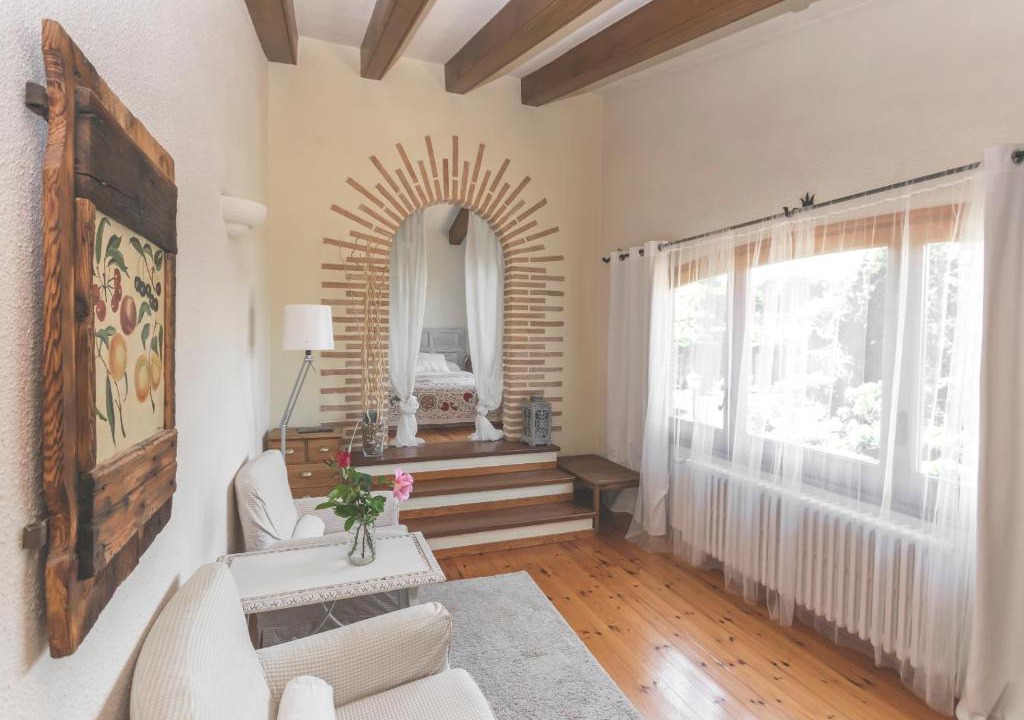 Llica d'Amunt Bed & Breakfast | Can Caponet