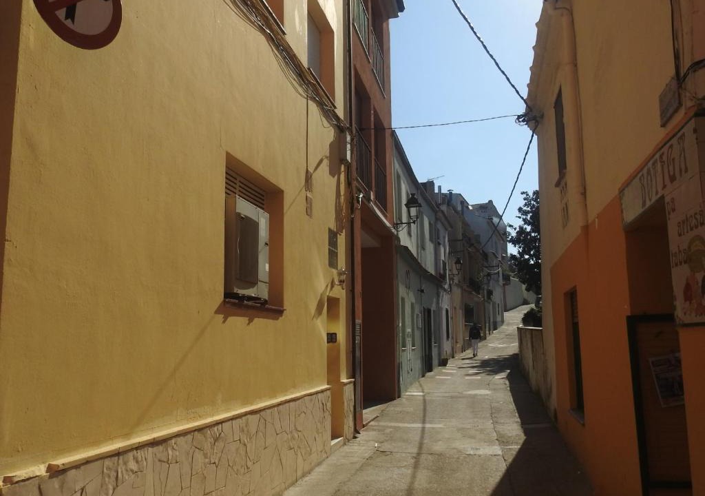 Sant Iscle de Vallalta House | CASA DE PUEBLO ENTRE MAR Y MONTAÑA...