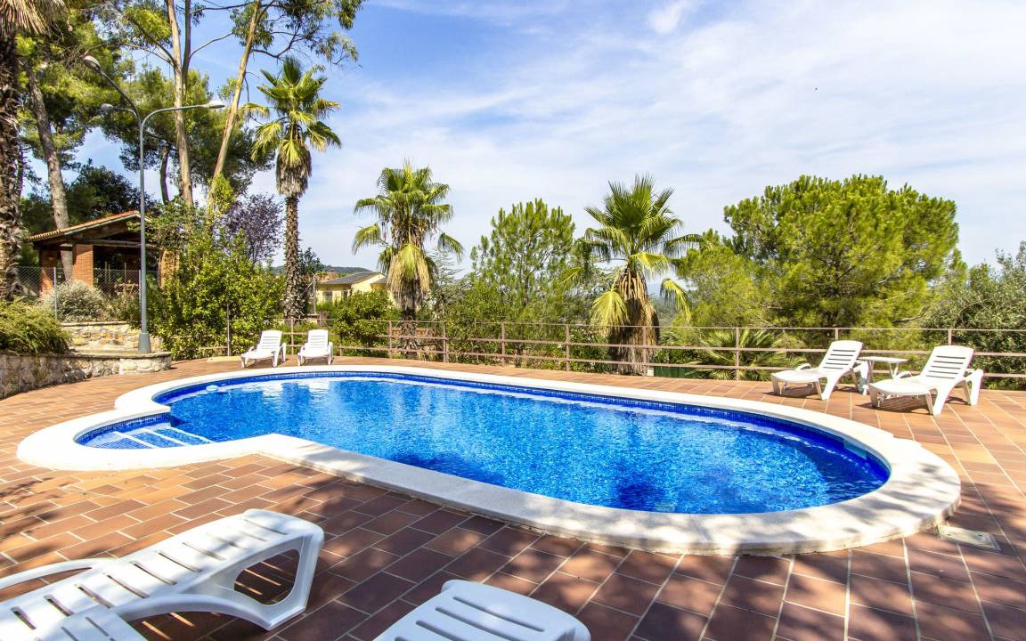 Santa Maria de l'Avall Villa | Catalunya Casas: Elegant Villa Siran in Corbera de Llobregat, 30 km to Barcelona