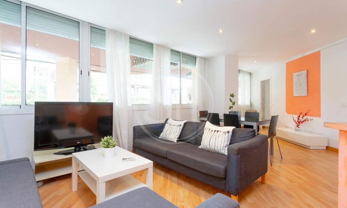 Sants-Badal Apartment | Comfortable apartment in Sants