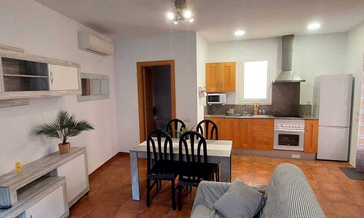 Cornella de Llobregat Condo | Confortable Piso en Cornellà de Llobregat, muy Bien Comunicado
