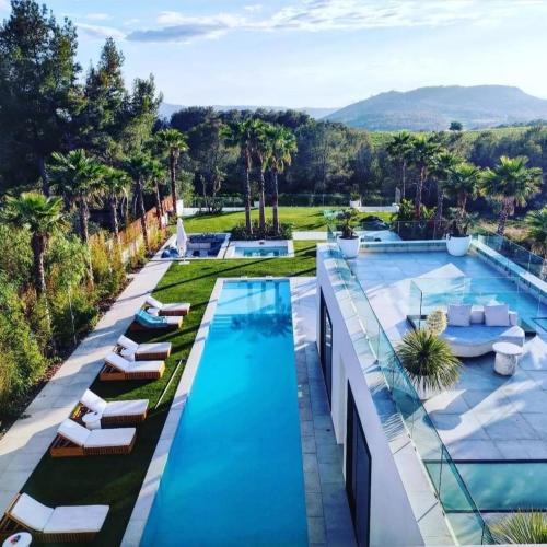 Avinyonet del Penedes Villa | Contemporary villa near Sitges Hills