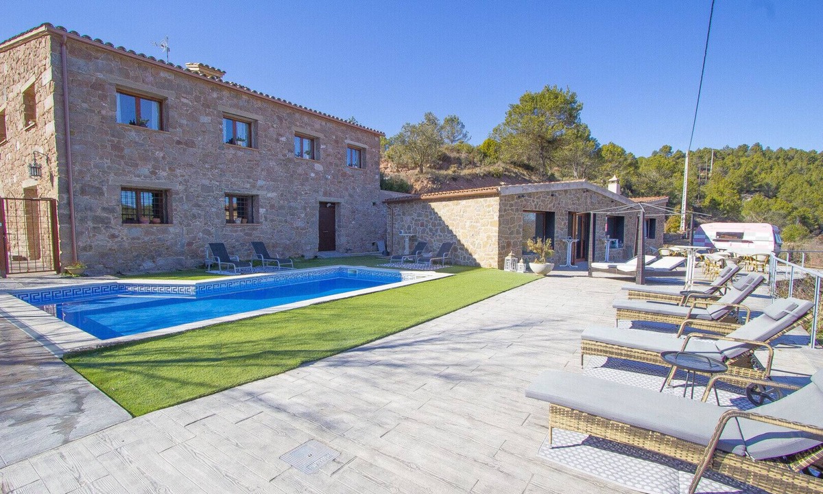 Rubio House | Country House 'Caelus Masia Boutique' with Mountain View, Wi-Fi and Air Conditioning