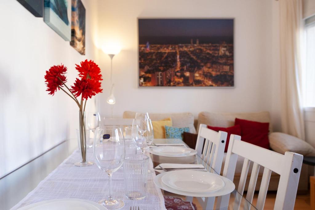 Les Corts Apartment | Cute Apartment in Sants Station with HBO & Alexa & AC