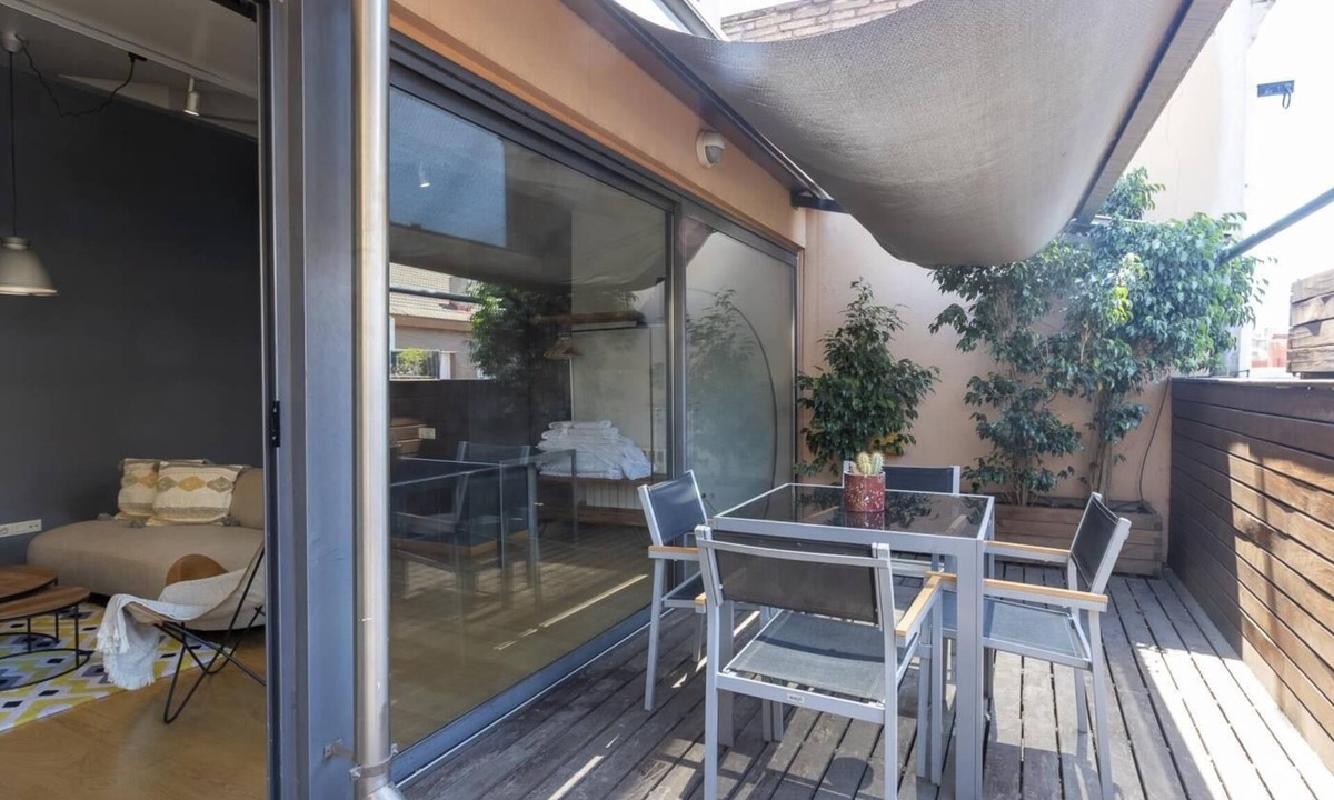 Sant Gervasi – la Bonanova Apartment | Duplex Bonanova 3 rooms 8 pax with Terrace- Free Wifi