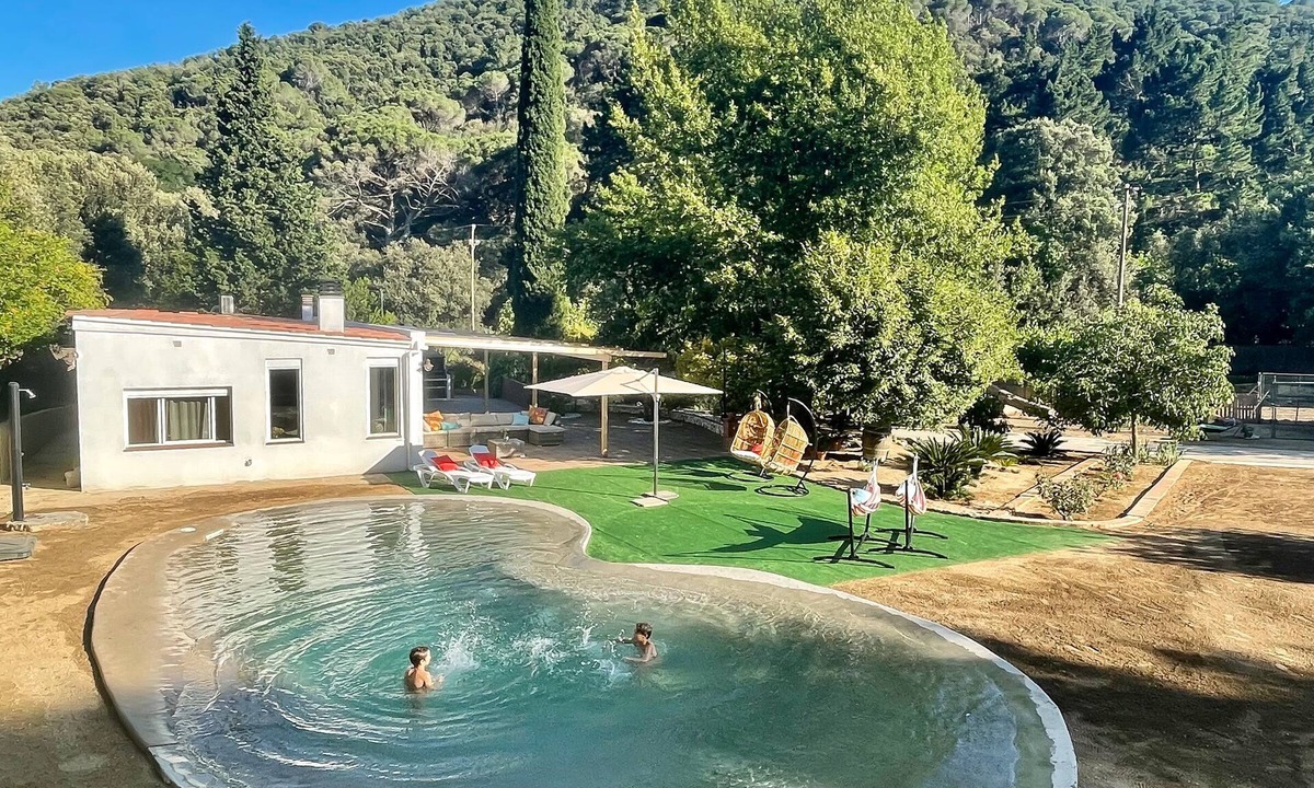 Arenys de Munt Cottage | EL JARDI RURAL HOUSE with Pool, Garden and Barbecue
