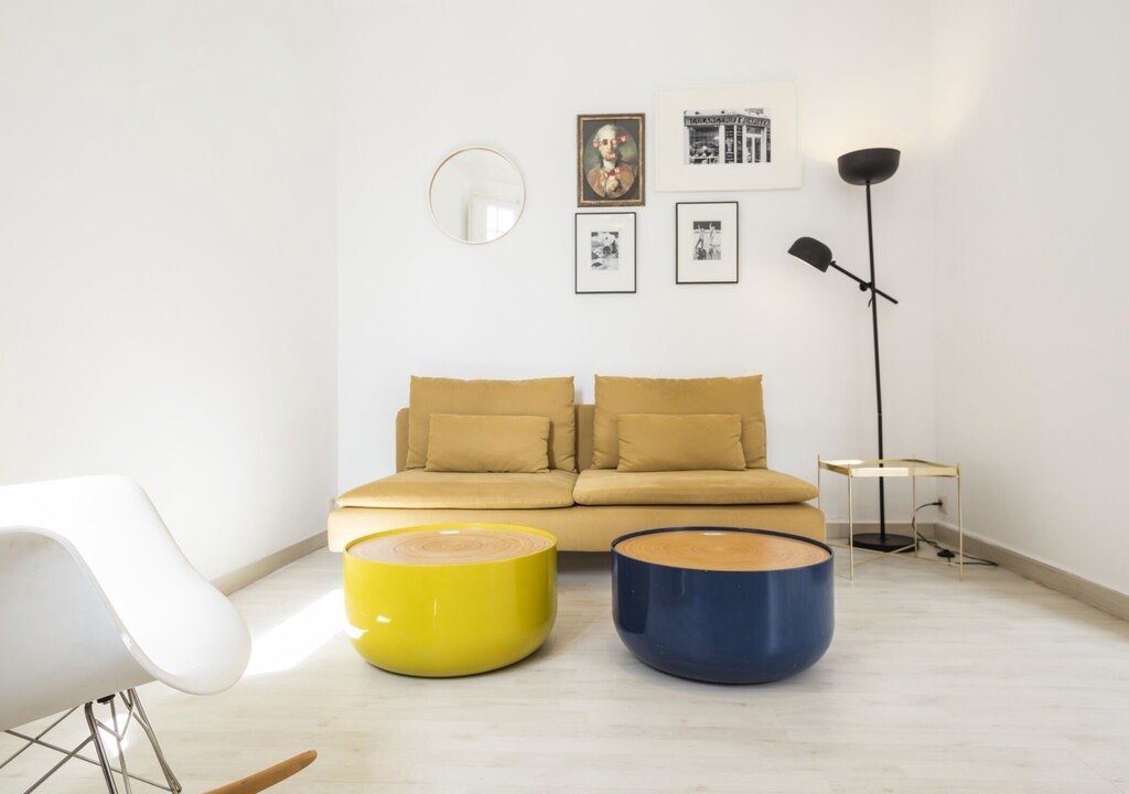 Sant Gervasi Apartment | Elegant and spacious 2 bedroom apartment in Barcelona with private balcony