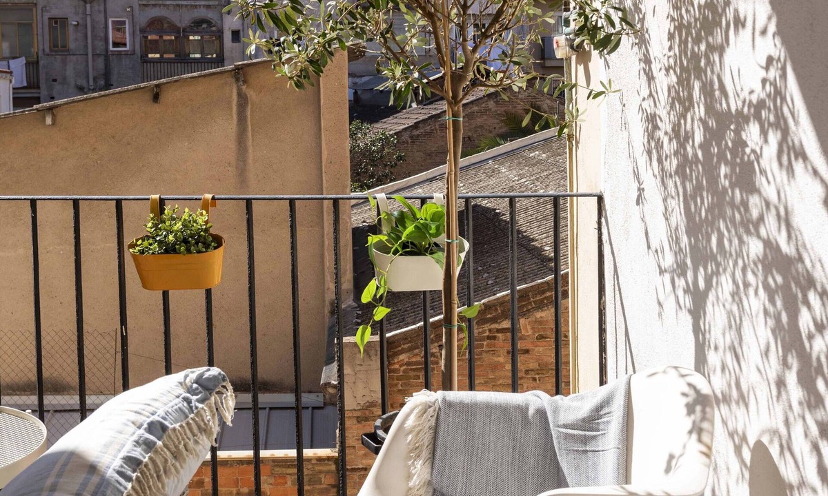 Sants Apartment | Enchanting 2 BR flat w/terrace | Plaça Espanya