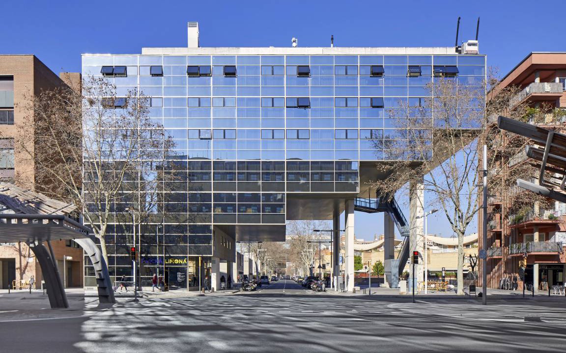 La Vila Olimpica del Poblenou Hostel | Hostel ∙ 8 guests
