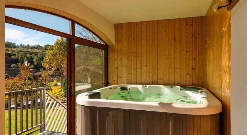 El Pala de Torroella House | 225 m² House ∙ 6 bedrooms ∙ 12 guests